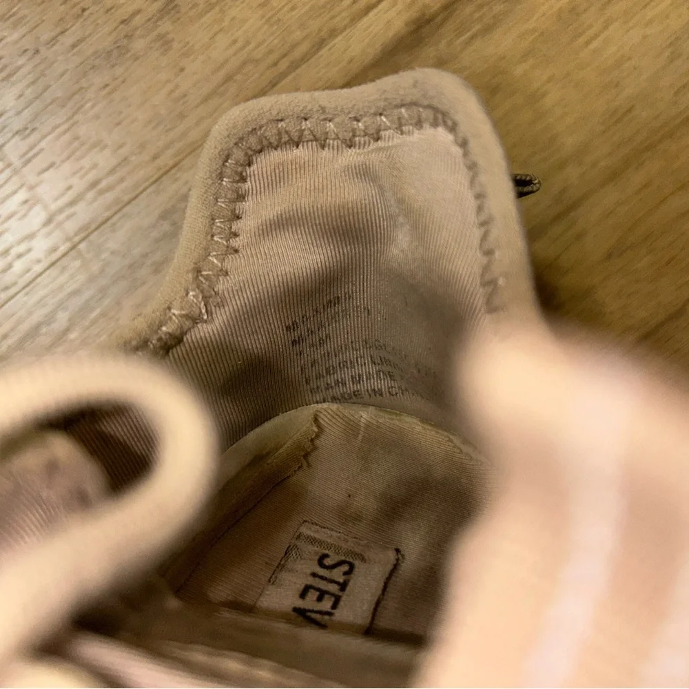 Steve Madden Gold and Tan Women's Sneakers US Size 7.5 they most likely Size 7